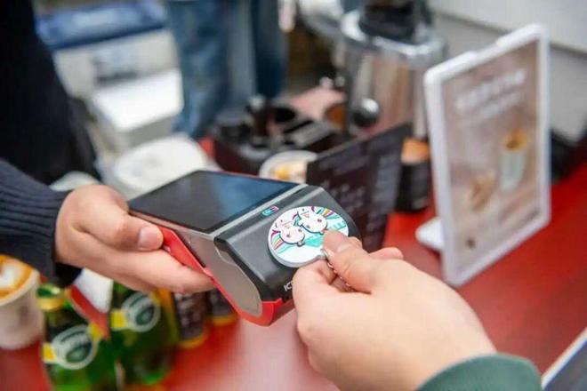 眼镜明年推出；利亚德首款AR眼镜开启预售XREAL首款Android XR AR(图4)